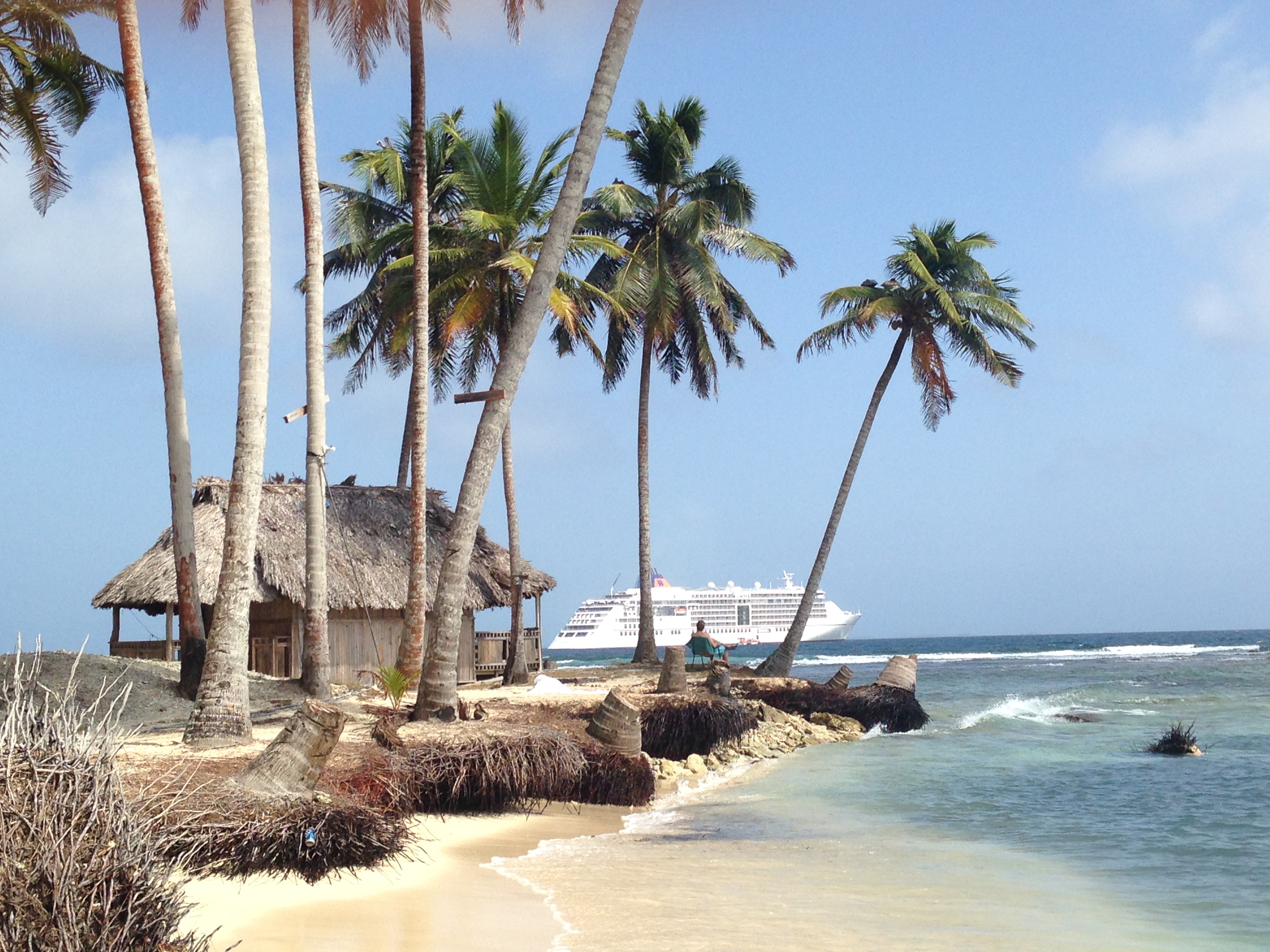MS Europa 2 vor San Blas 